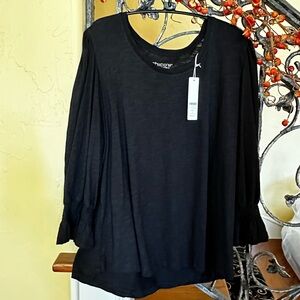 * Cute Black 3/4 smocked sleeve Tshirt* New- Chico’s